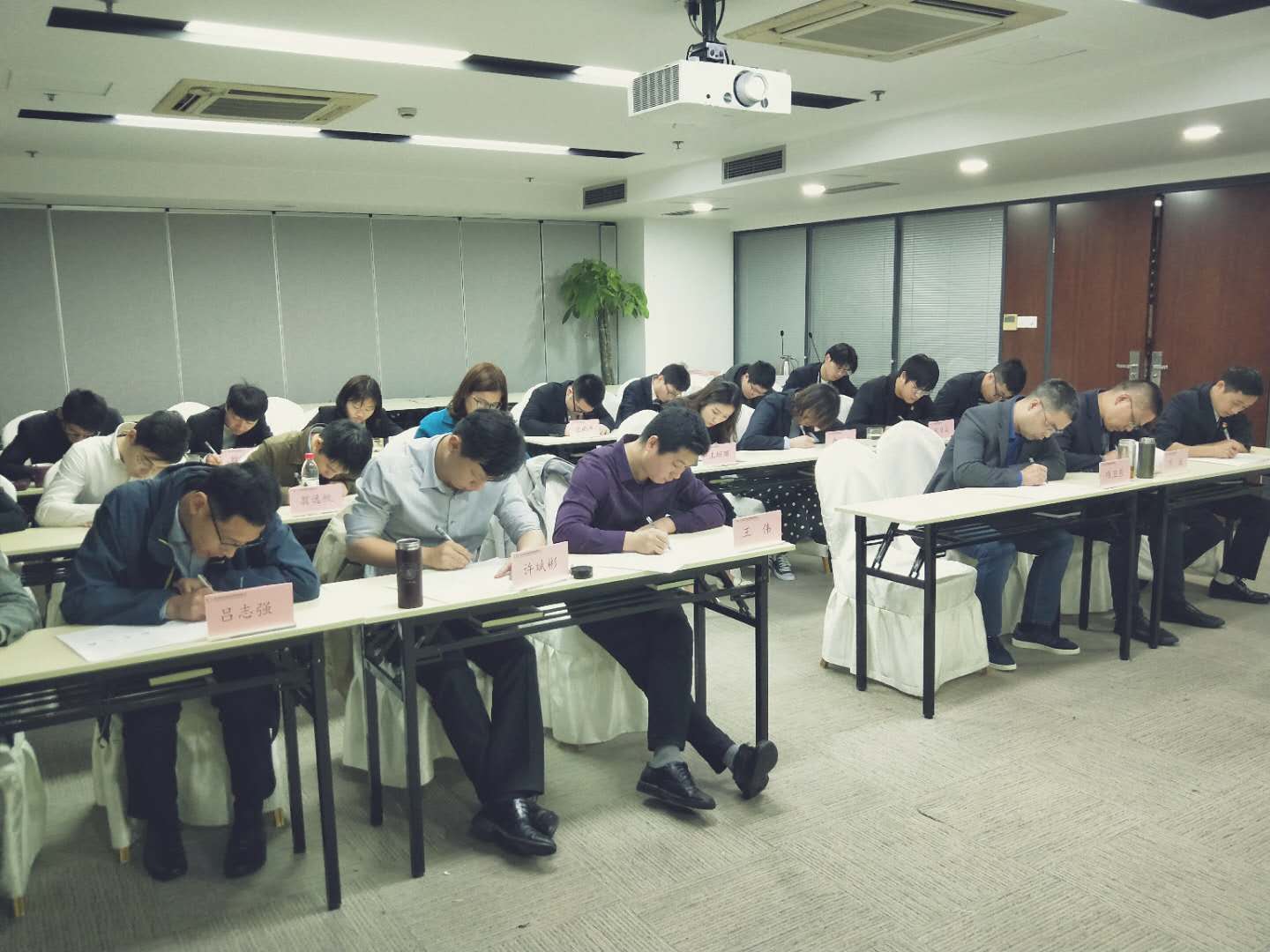 78eb31d1ac1c6426ef504a2f9f47f600.jpg 選用1.jpg