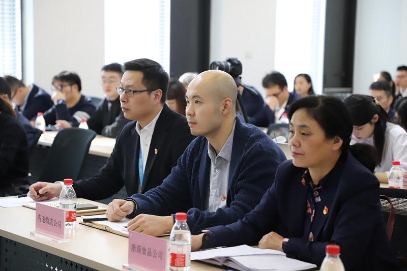 聯(lián)合兄弟單位，組織聯(lián)合宣講活動，深入學(xué)習(xí)貫徹習(xí)近平總書記考察浙江重要講話精神、黨的十九屆四中全會精神。.JPG